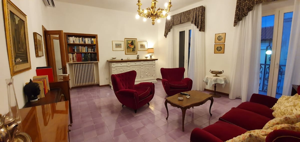 Top Airbnb: Wonderful period house in Medieval village-PARKING in Capoliveri
