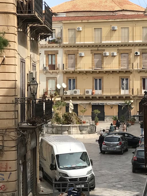Vista su Piazza Rivoluzione