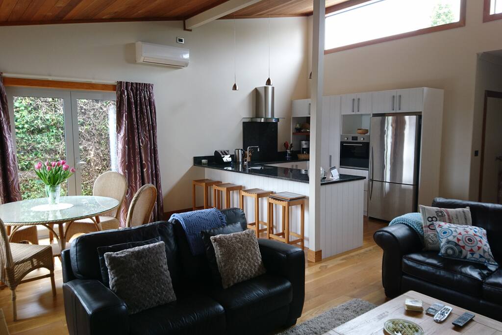 Lounge, kitchen, dining