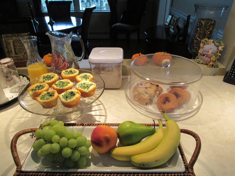 Breakfast: coffee/tea/orange juice/local apple cider, oatmeal, fruit, apple cider donuts, blueberry sconces, home-made mini quiches