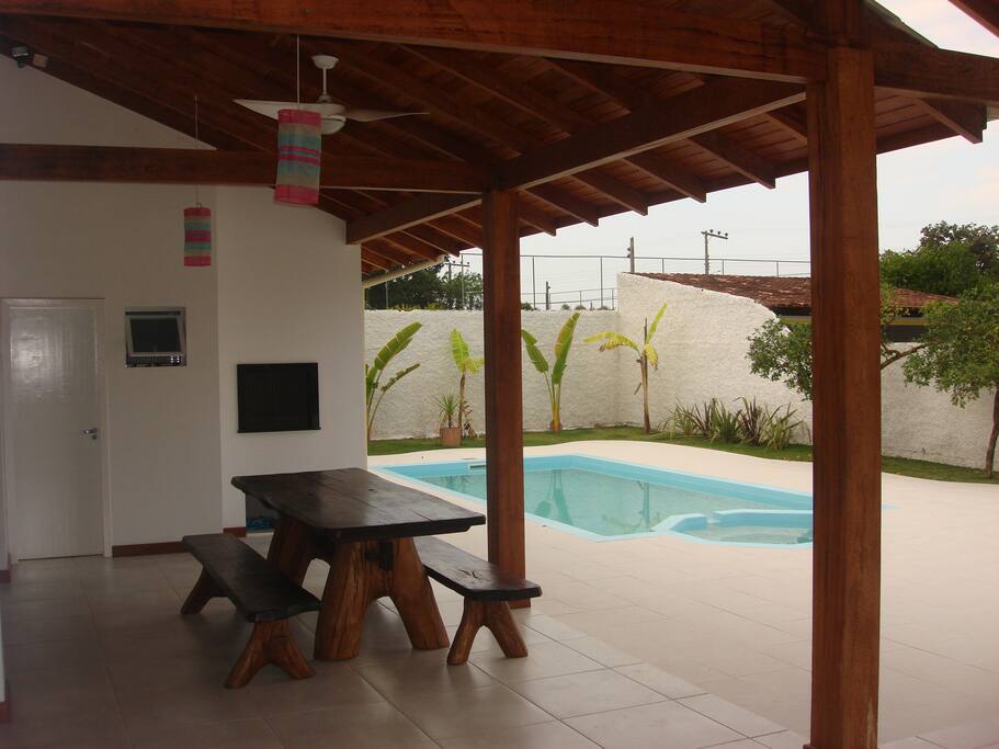 Area del grill y piscina