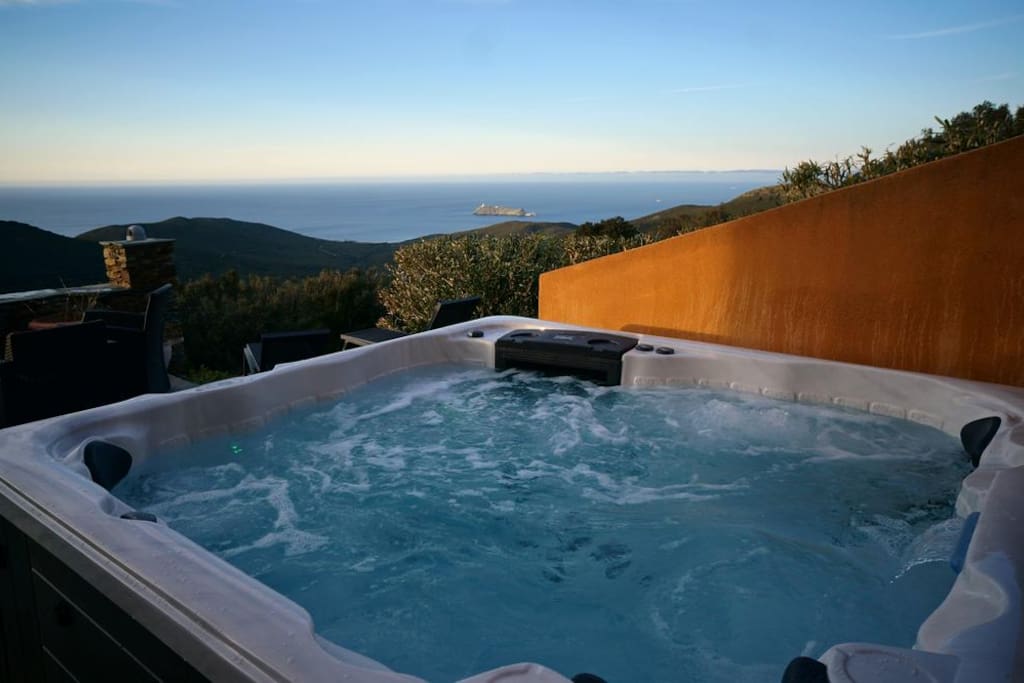 Jacuzzi