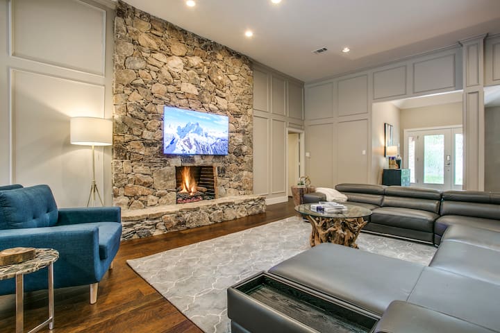 High Demand Private VIP with Heated Pool and Spa! gallery image 2