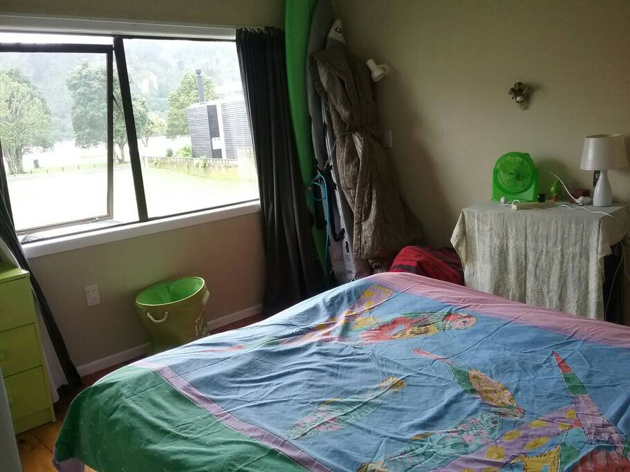 With a waterview. Draws free for clothes