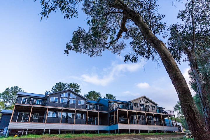 Fully Self Contained Apartment#1 with wheel-chair access gallery image 2