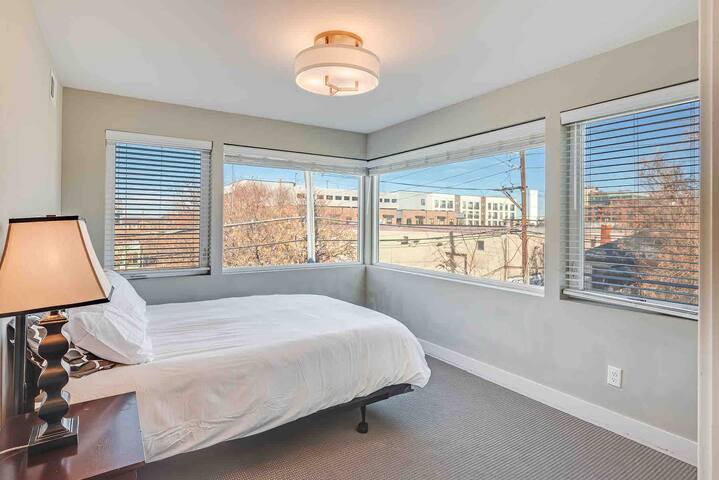 Luxury RiNo Townhome-Art District Gem-w/pvt garage gallery image 3