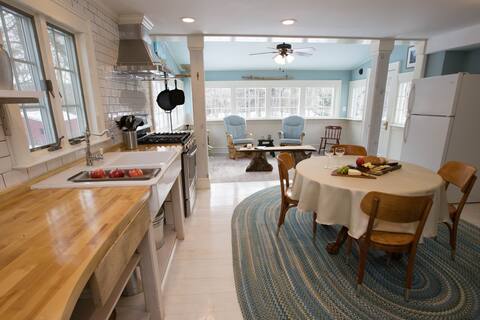 Top performing Airbnb: Warwick Village Apt w Off St Parking 2 GIG WIFI in Poughkeepsie / Newburgh