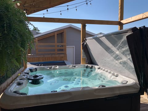 3 Bedroom Home with Private Oasis, Home Gym & More