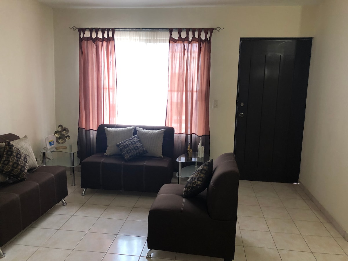Anuncio de Airbnb popular: Spacious and comfortable apartment in Villa California en Ciudad Obregón