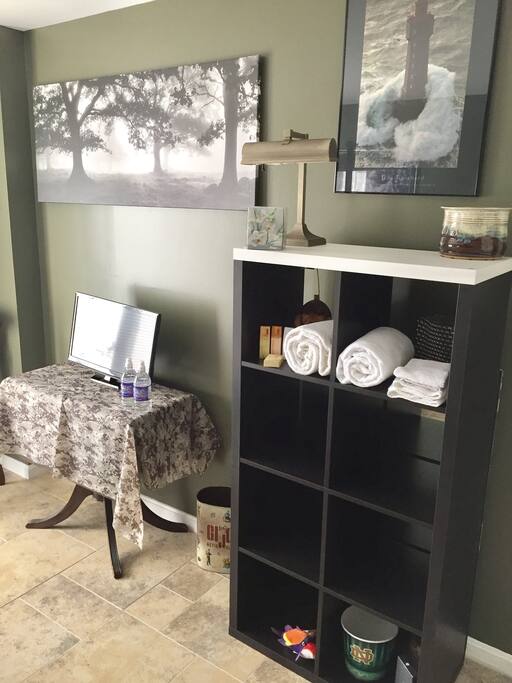 Guest Bedroom TV and Towels, Toiletries, Water and Tissues