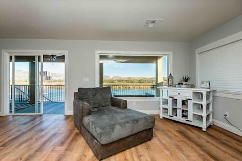 Top Airbnb: 3 Story Riverfront, River Level BathRm & Game Rm! in Lake Havasu / Kingman