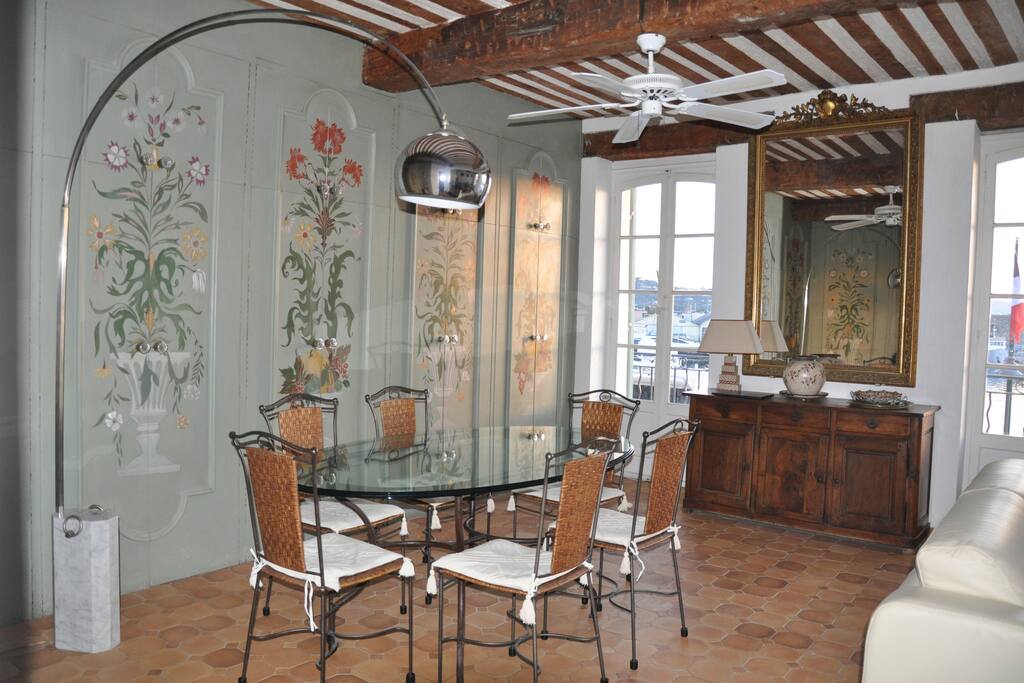 Table à manger - 6 places avec vue