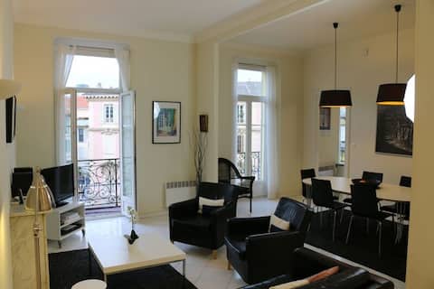 Airbnb performant: Charming apartment in Nice Centre with balcony à Jean Médecin