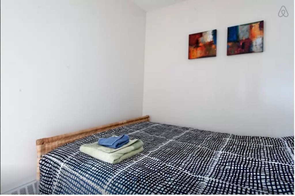 2nd bedroom