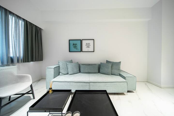 Heritage 402/Luxury Two Bedroom/Balcony gallery image 4