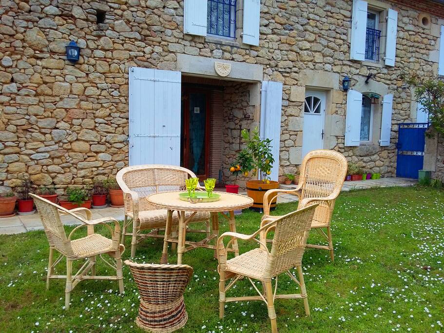 Salon de jardin en rotin Façade Sud