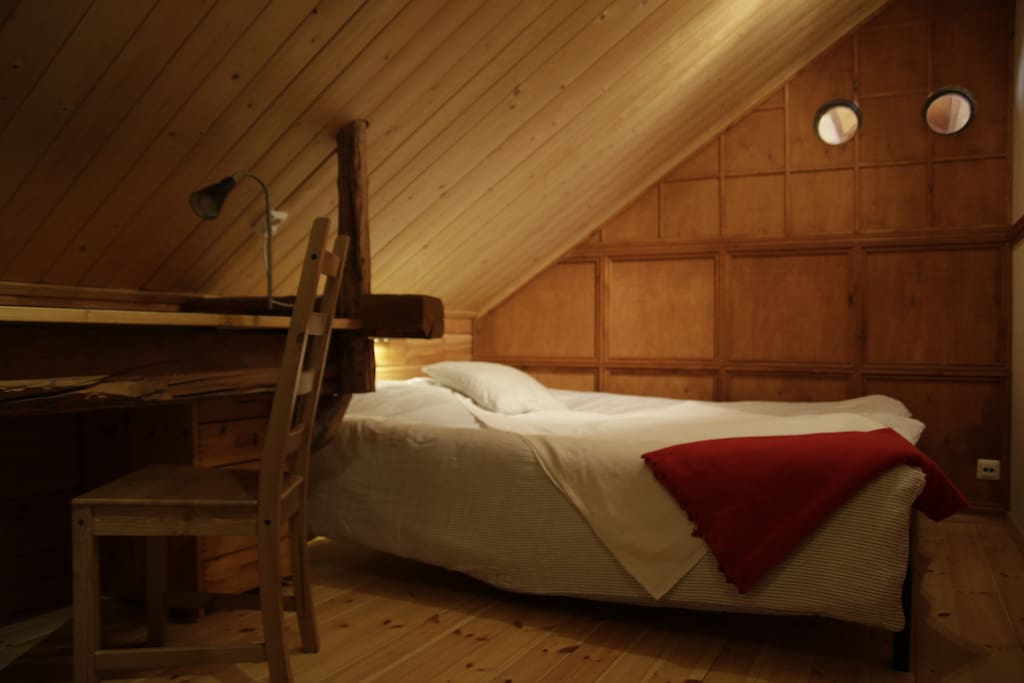 Captain's room.