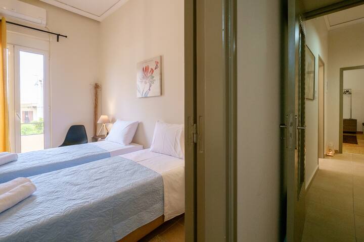 Family home w. yard in Beating Heart of Old Town gallery image 5