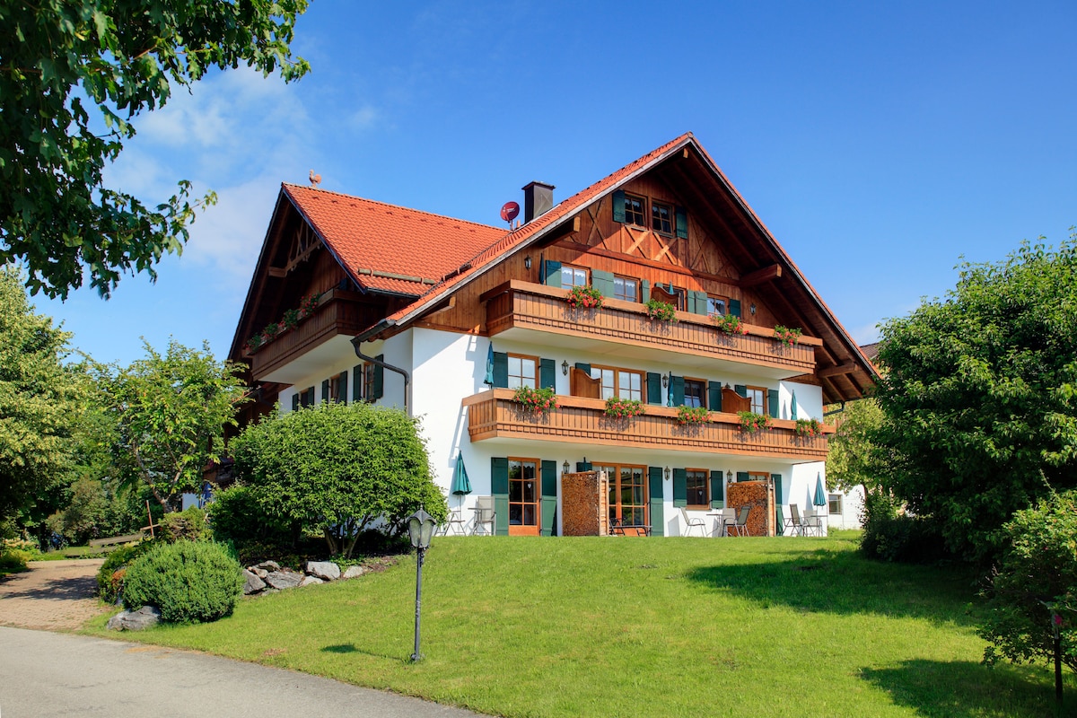 Successful Airbnb property: Apartment Klammspitze, castle-mountain view & close to the lake in Füssen