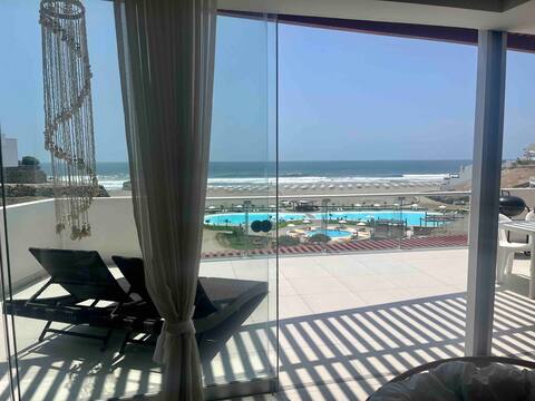 Vista Honda: Oceanfront Apartment Lima Peru