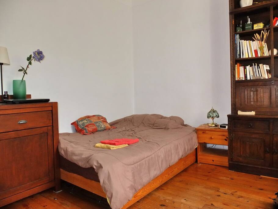 Lit comfortable - Your bed for a good rest.
