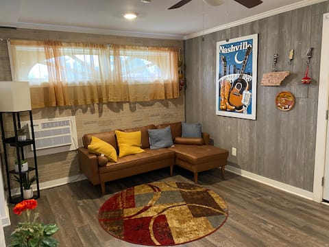 Successful Airbnb property: Music City Garage Home. Welcome. Bienvenidos. in Antioch Priest Lake