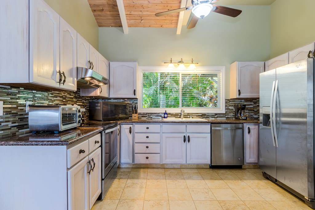 Newly renovated kitchen has everything you need and more