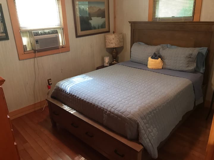 Druhá spálňa/televízor Roku