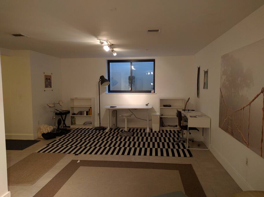 Living area/Desk