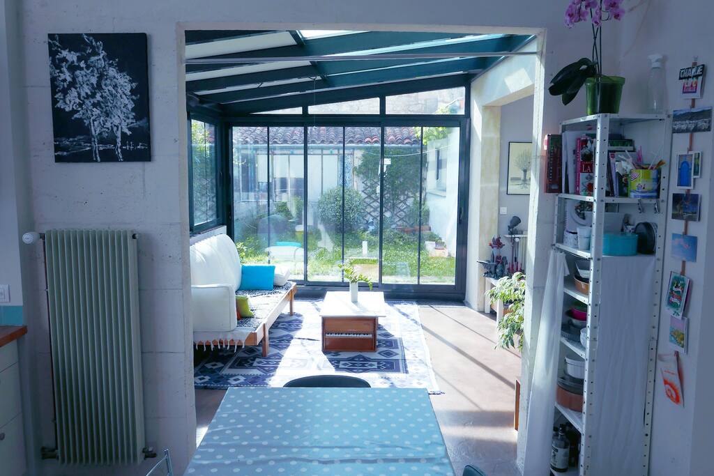 depuis cuisine vers salon