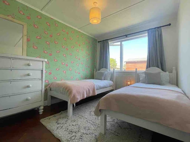 Двокреветна соба~ приземје 