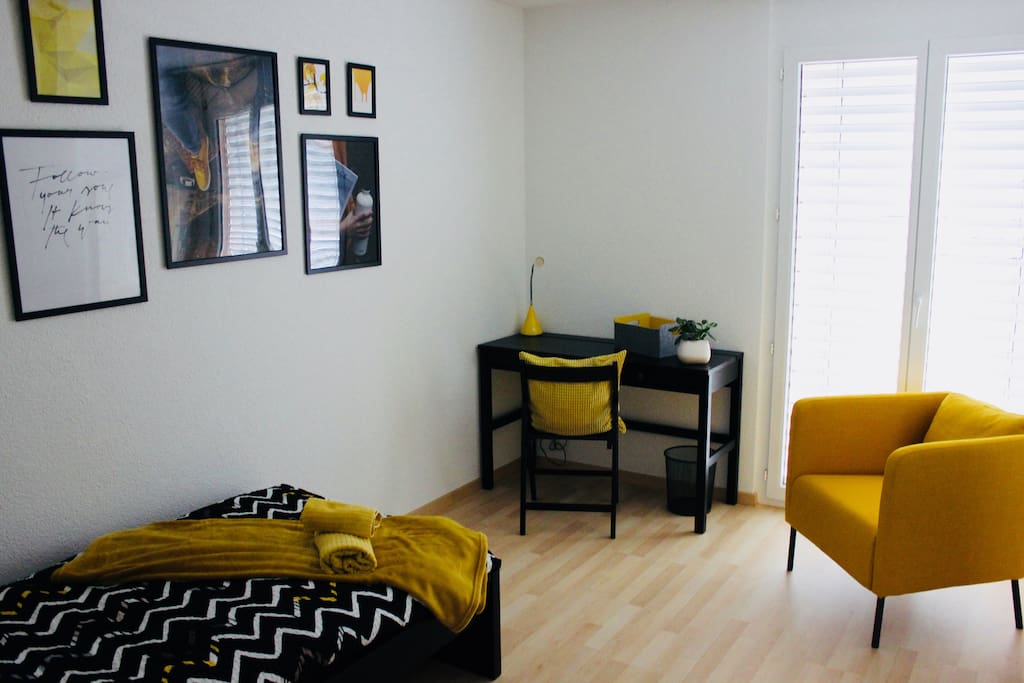 single private room (yellow)
