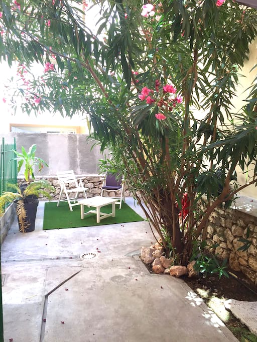 Studio 3 , with garden , 5 min walking to Monte Carlo Casino