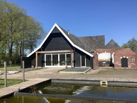Renovated farmhouse, tranquility, with swimming pond.