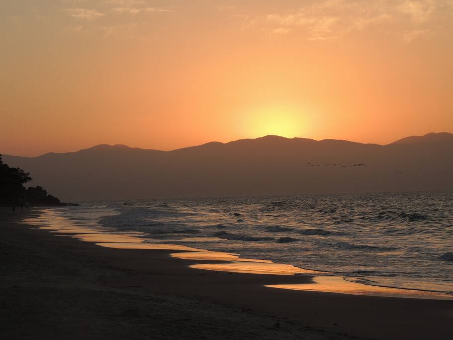 Pôr do Solo na Praia de Canasvieiras