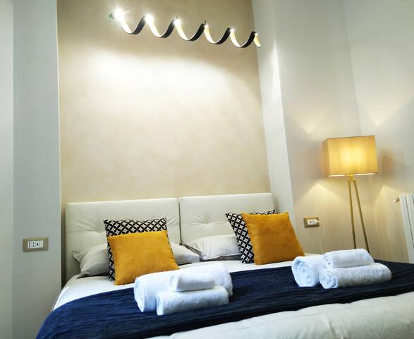 DOWNTOWN***** DUOMO~ RealMilanoLux >REAL SANITIZED gallery image 5