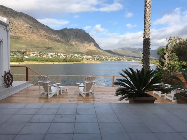 Living in the View on the Marina.