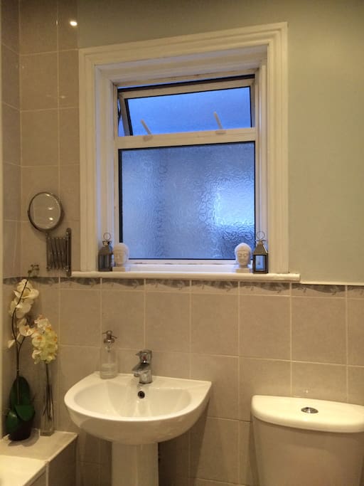 Bathroom/Bath/Shower