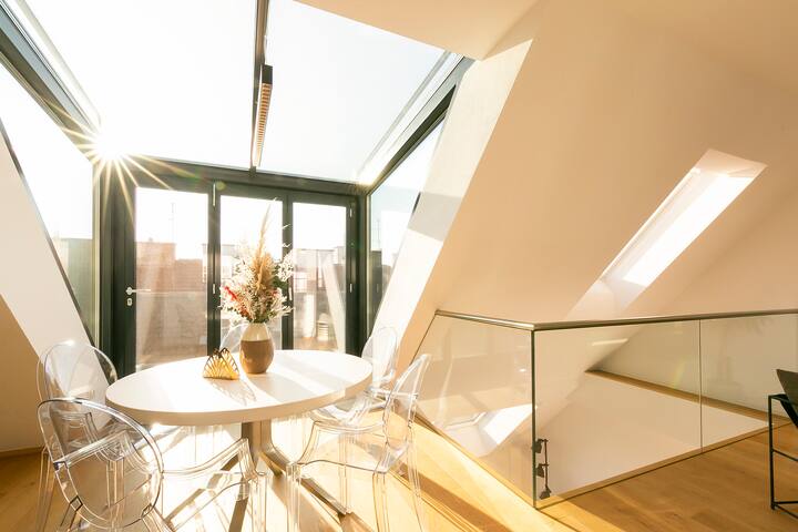 Beautiful Penthouse close to Naschmarkt gallery image 3