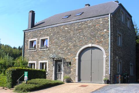 Spacious villa in typical Ardennes style-Maltournee !