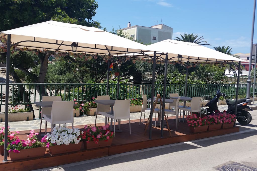 One of the many bars and restaurants in Stintino Town
