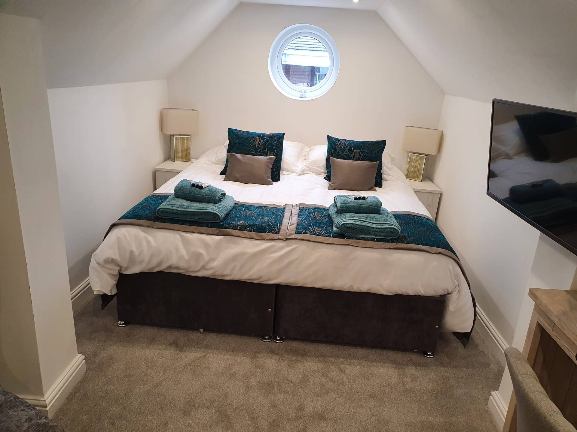 Self Contained Apartment with en-suite