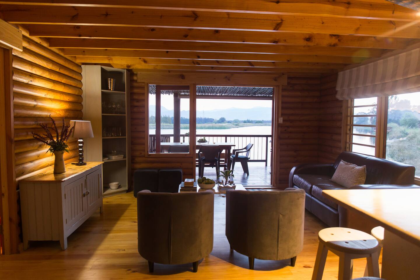 Arum Lily Log Cabin Cabins For Rent In Wolseley