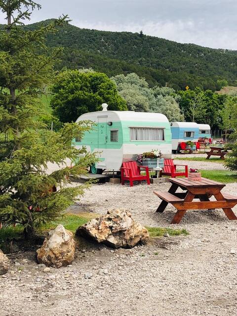 1950's Retro Camper (Mabel)