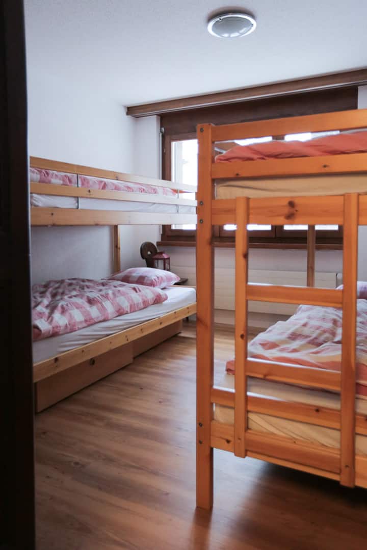 Chumba cha kulala 4 na kabati