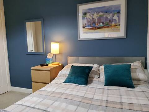 Comfortable double room with TV