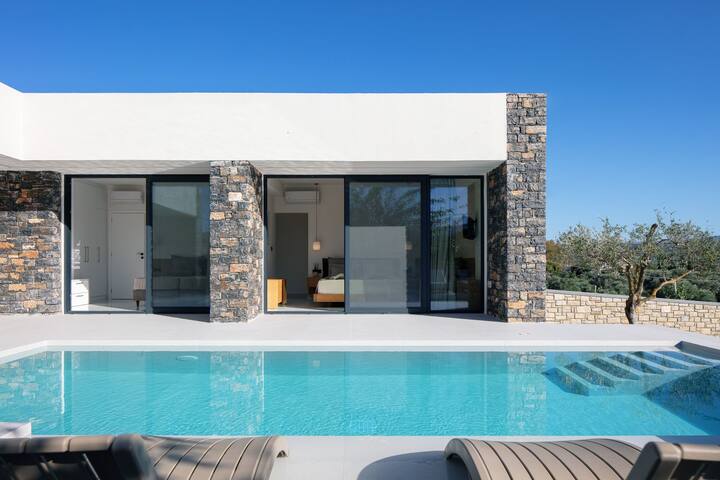 Black Caviar Crete – Luxurious villa