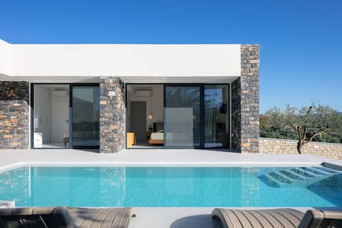 Black Caviar Crete - Luxurious villa