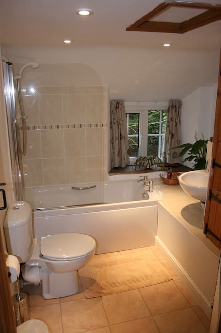 Nap bathroom with electric shower