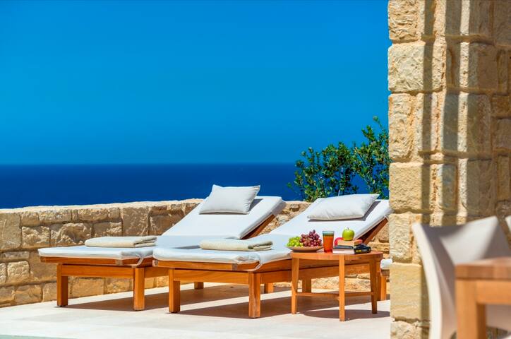 Amazing sea view 2 bedroom villa – infinity pool gallery image 5